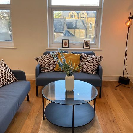 شقة Awesome Refurbished 1 Bed Flat Few Steps To High St ! - 2 East House إبسوم المظهر الخارجي الصورة